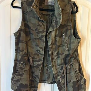 Natural Reflections Camouflage Vest